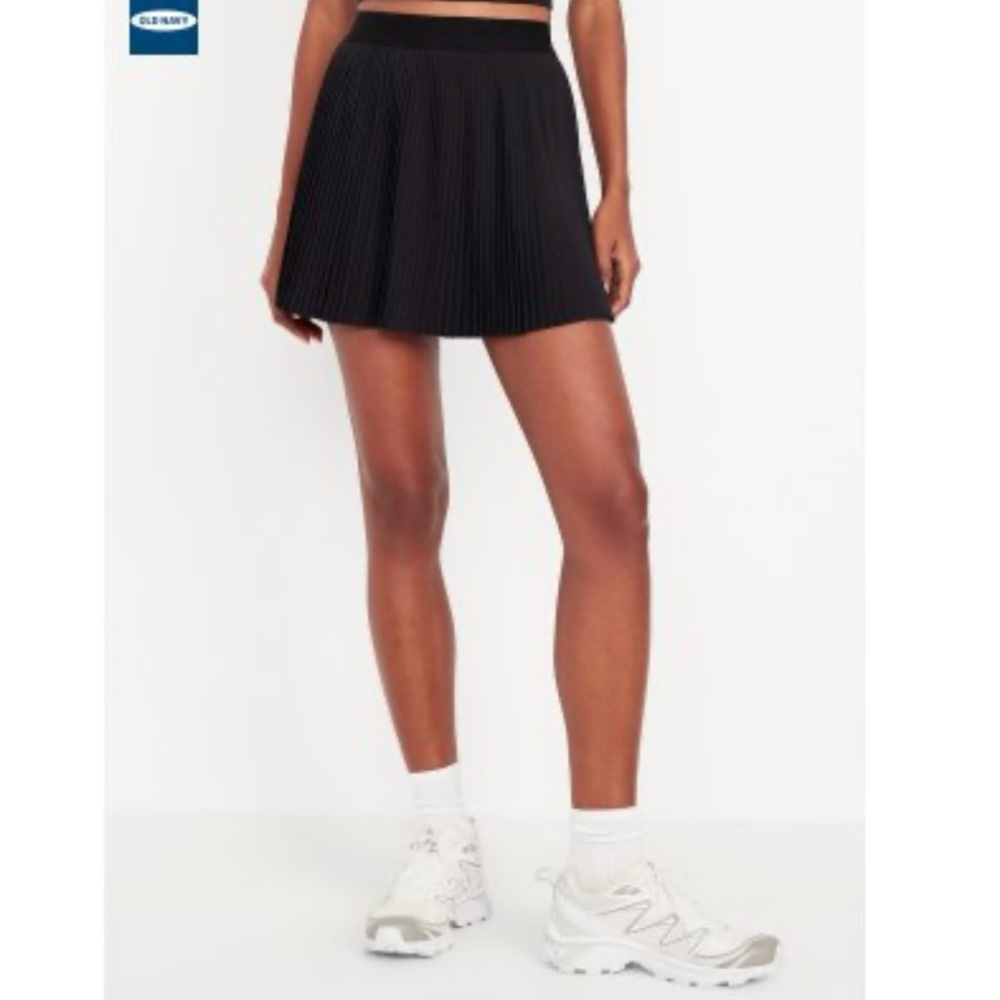 NWOT - Extra High-Waisted StretchTech Micro-Pleated Skort, Old Navy, Small